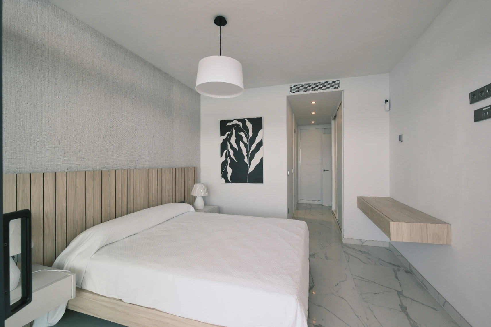 Ático en venta en Benidorm con 3 habitaciones y piscina climatizada