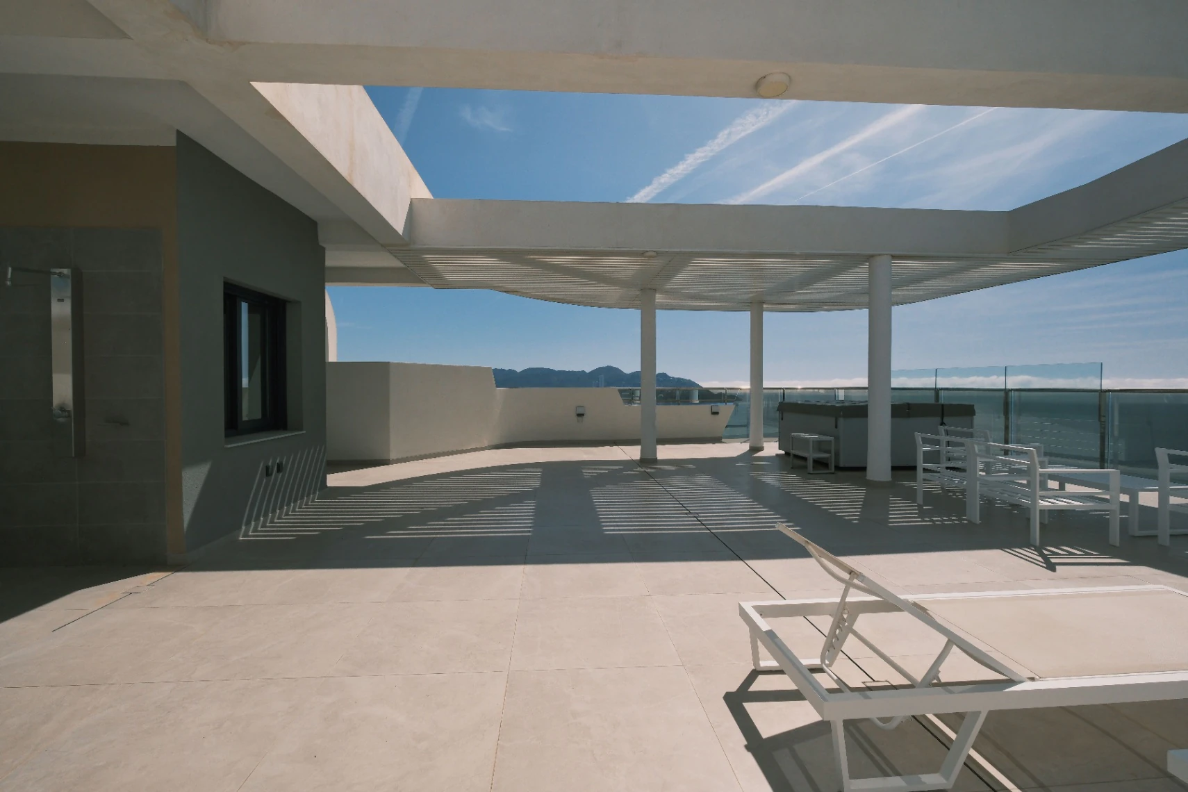 Ático en venta en Benidorm con 3 habitaciones y piscina climatizada