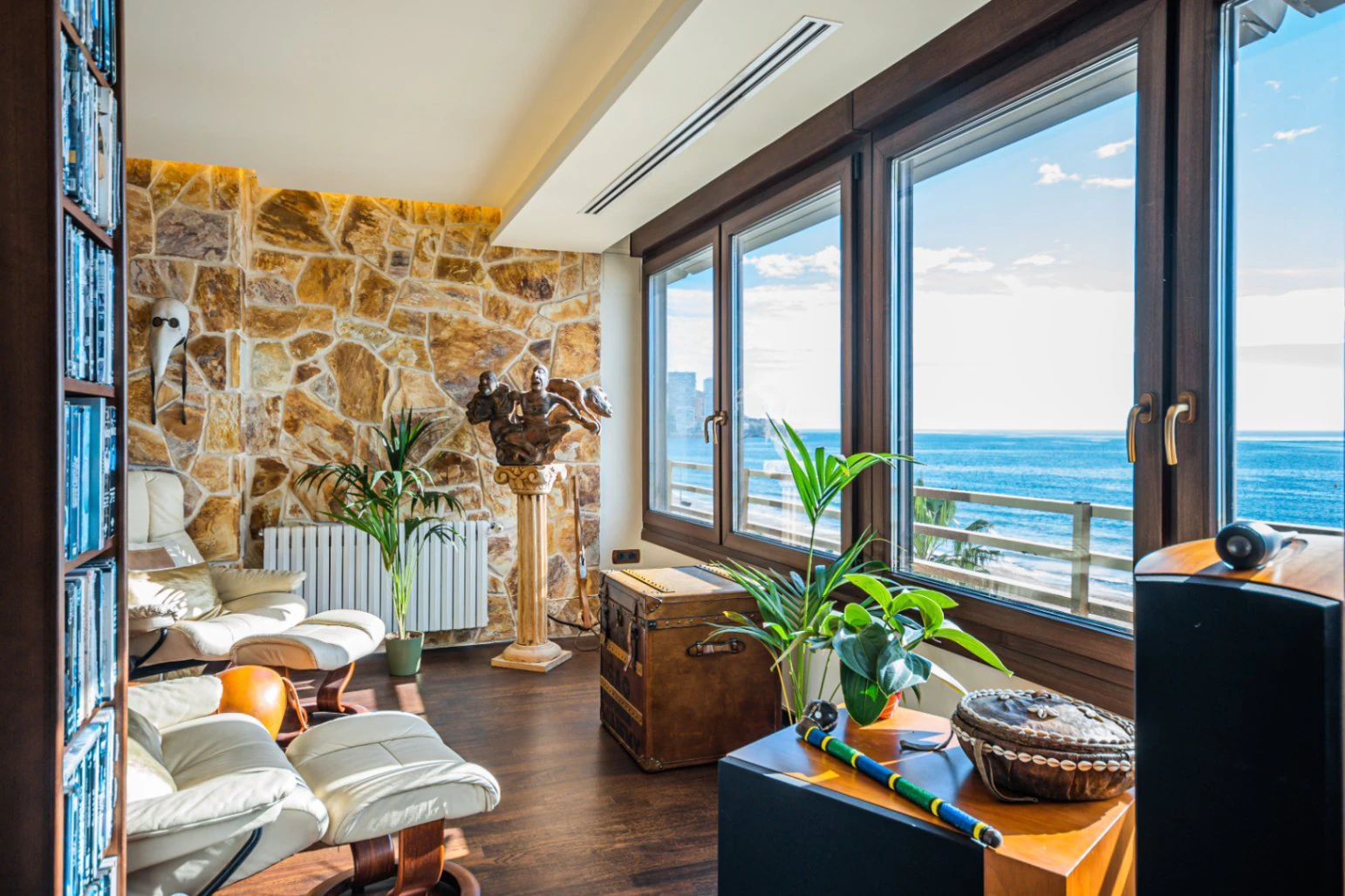 Apartamento de lujo en venta de 3 dormitorios y 3 baños en primera linea en Benidorm