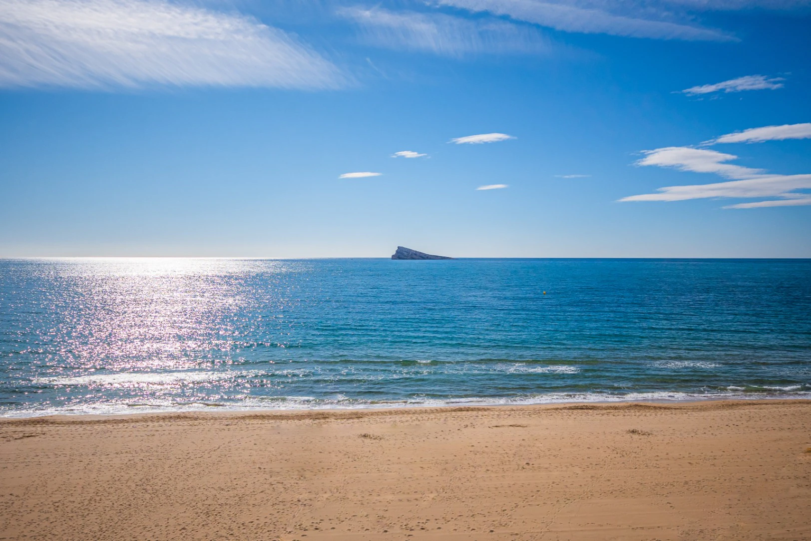 Apartamento de lujo en venta de 3 dormitorios y 3 baños en primera linea en Benidorm