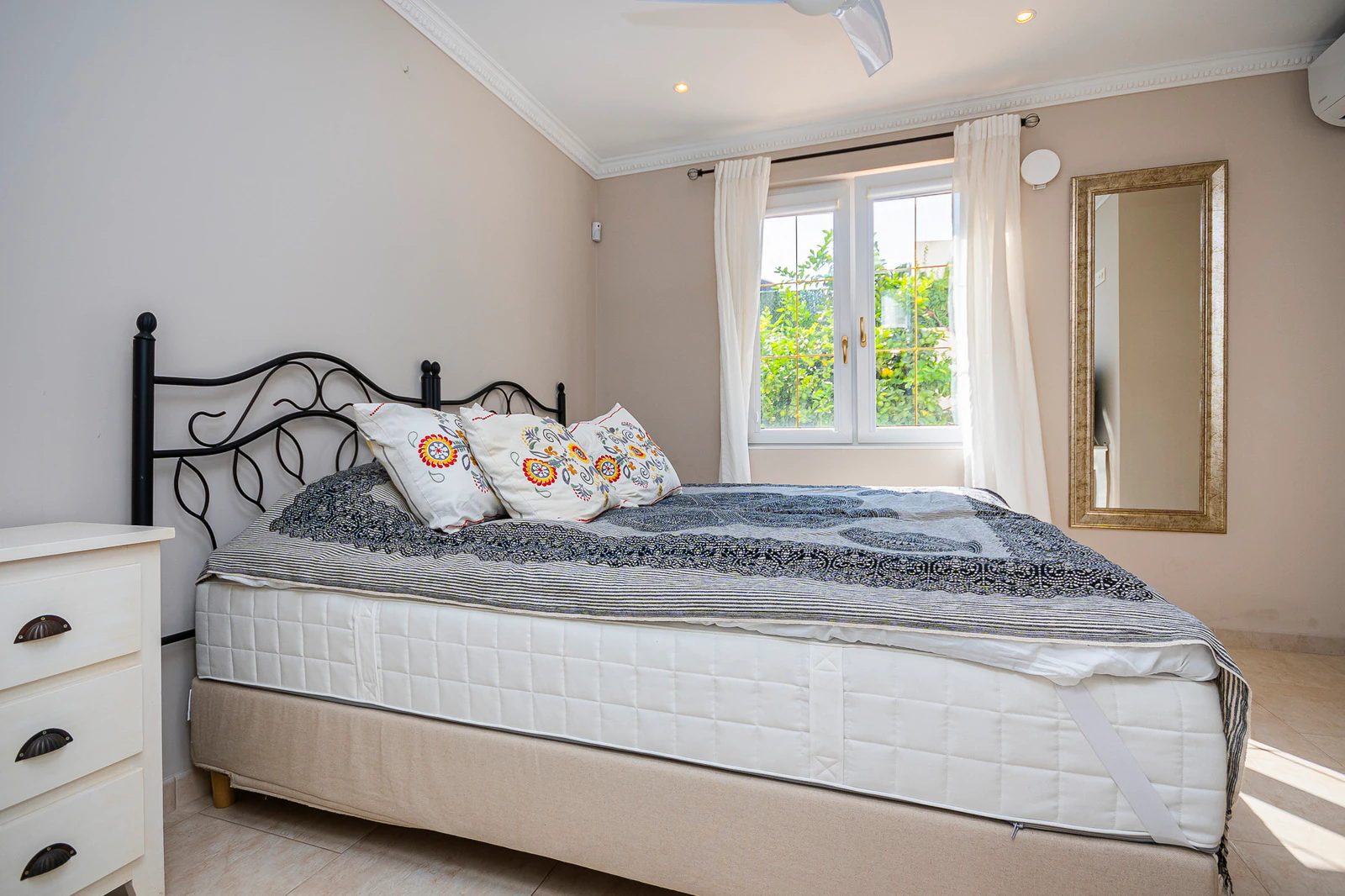 Villa en Venta en Alfaz del Pi (Albir), Costa Blanca