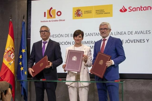 Caixa Ontinyent junto a otras entidades se adhieren a los avales para la primera vivienda