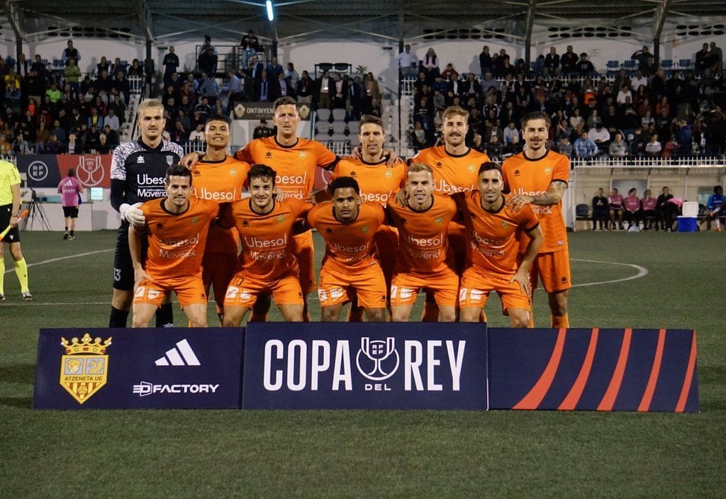 El Atzeneta d’Albaida da el sorpaso en El Clariano ante un Zaragoza fuera de juego