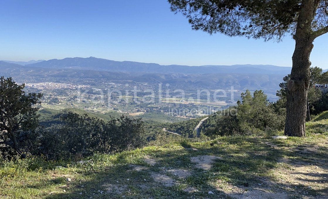Xativa y Ontinyent derriban edificaciones sin licencia