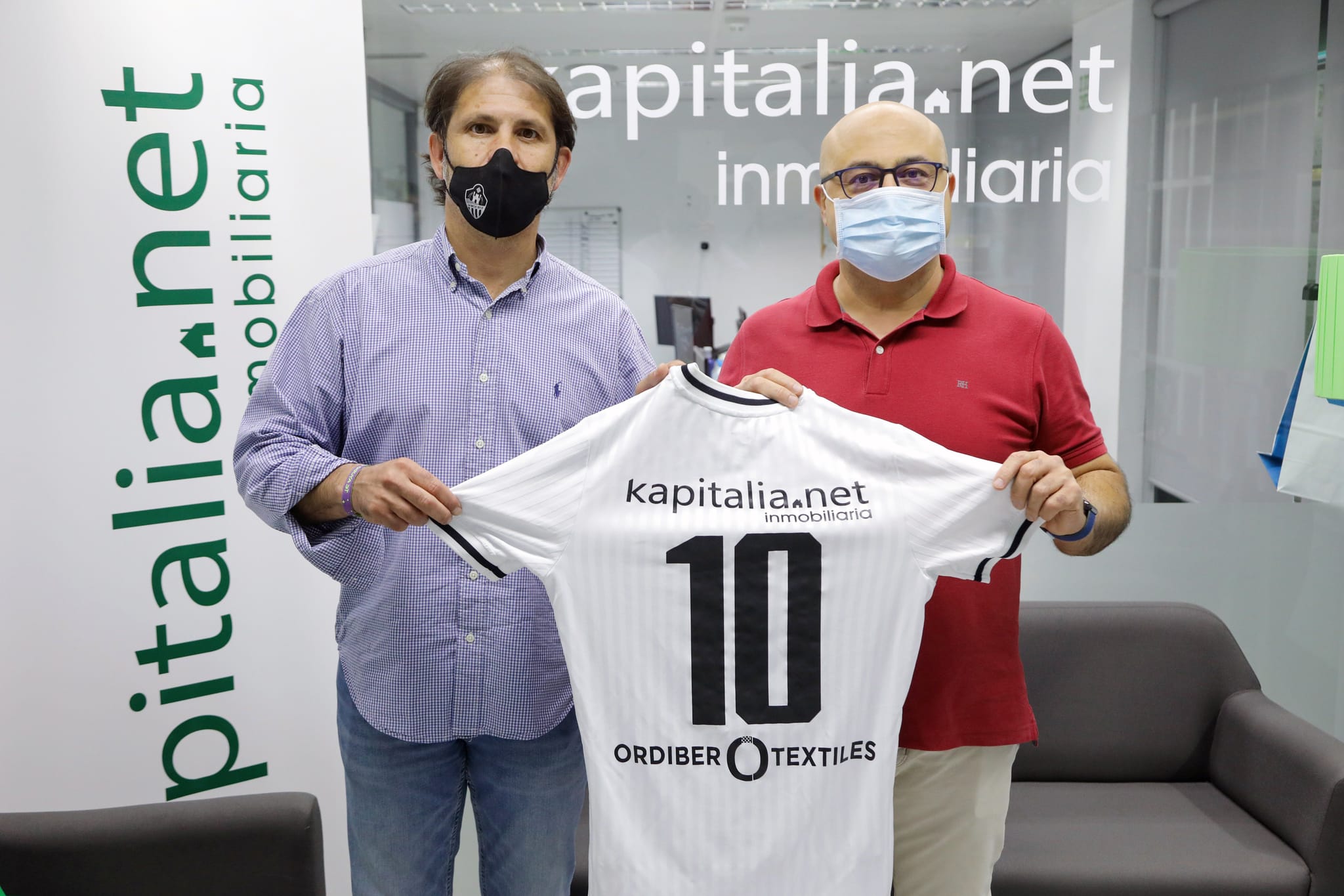 EL ONTINYENT 1931 CF RENUEVA CON UNO DE SUS REFERENTES, KAPITALIA INMOBILIARIA