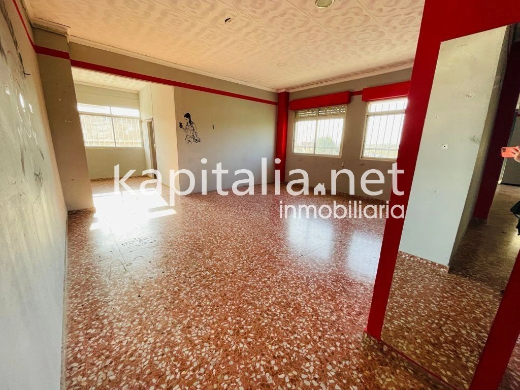 06570 - Local comercial en venta y alquiler en L´Olleria (Valencia)