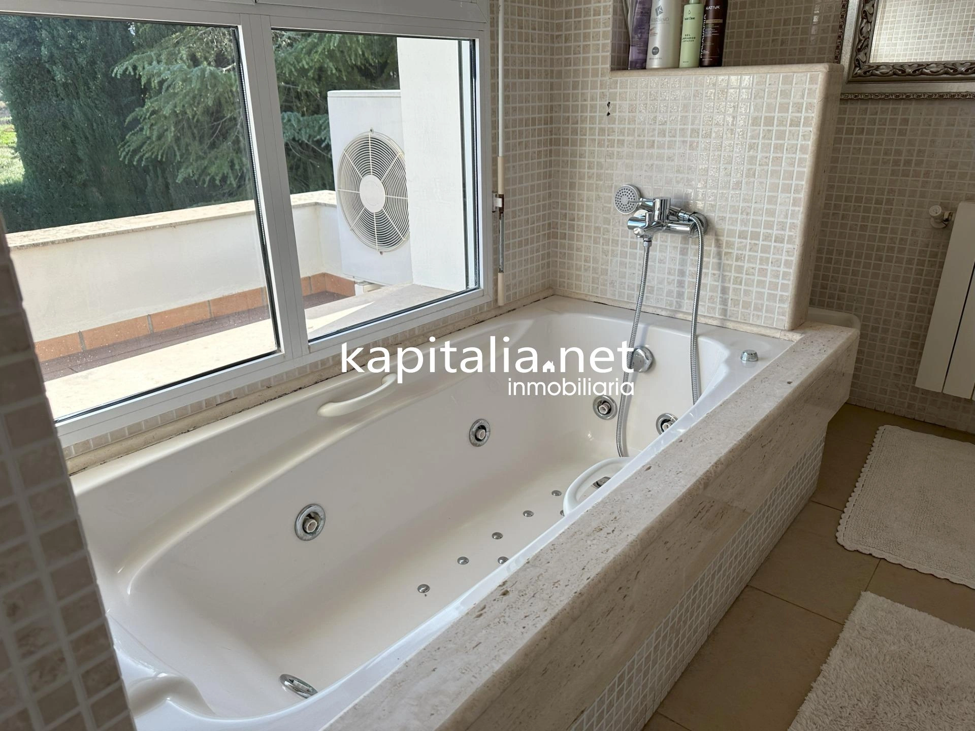 09605 - IMPRESIONANTE VILLA A LA VENTA EN LA PROVINCIA DE VALENCIA