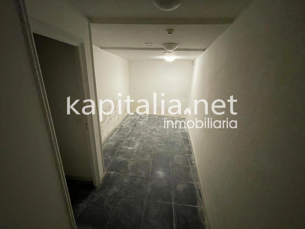 01958 - Commercial premises for rent in the centre of Valencia (Valencia)