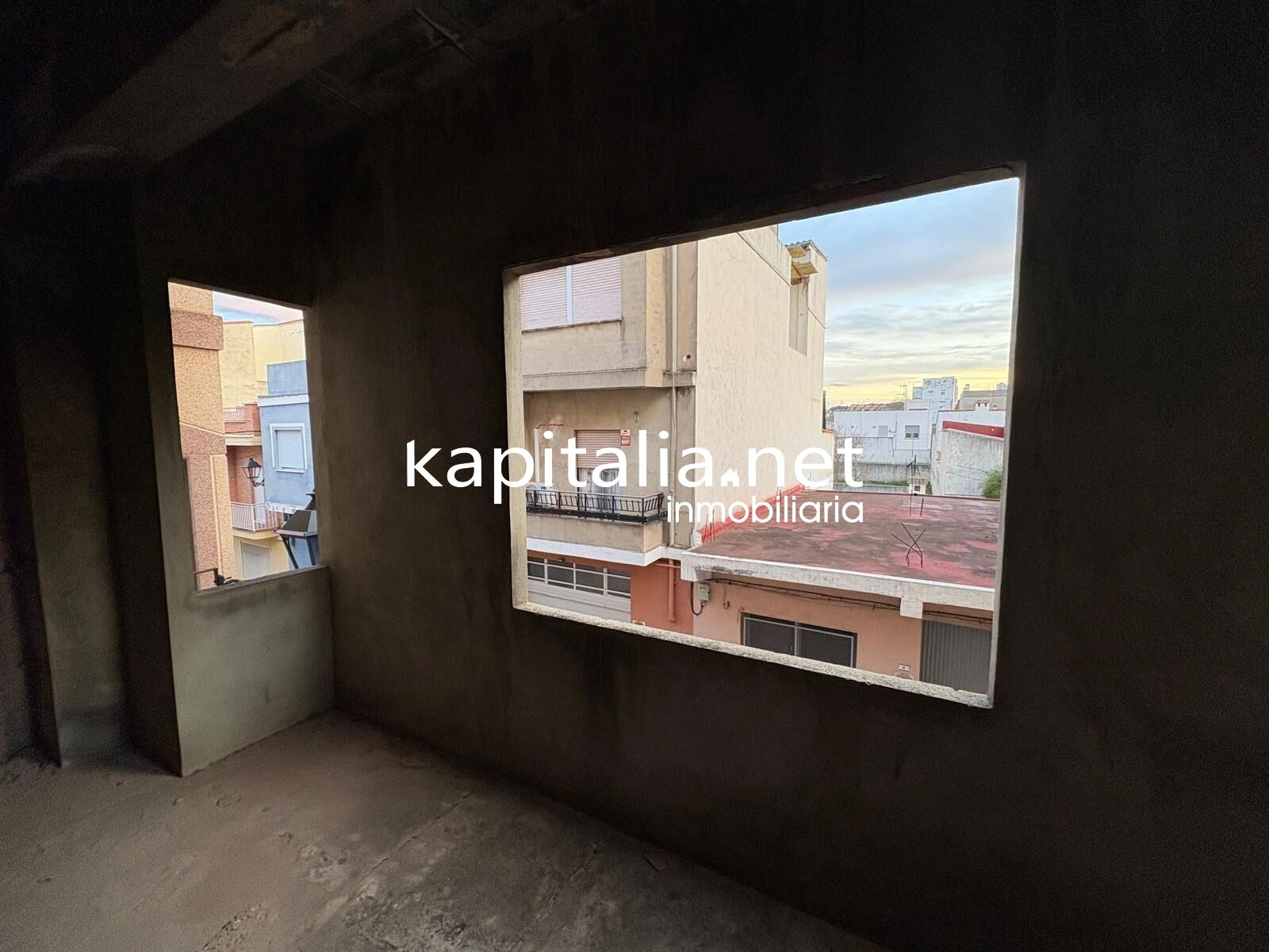 EDIFICIO DE 3 PLANTAS PARA TERMINAR DE CONSTRUIR A LA VENTA EN MANUEL