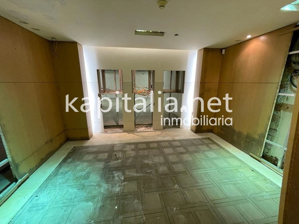 01958 - Commercial premises for rent in the centre of Valencia (Valencia)