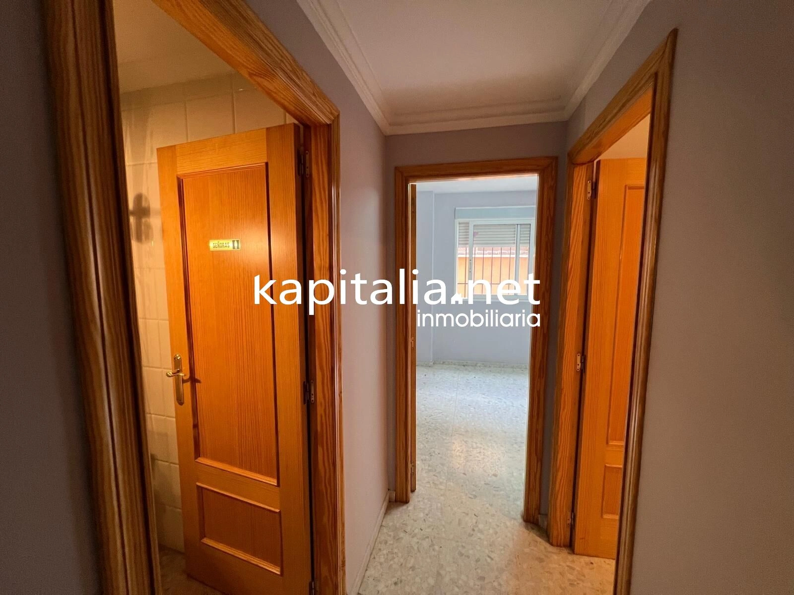 09765 - LOCAL COMERCIAL ZONA CENTRO A LA VENTA EN XATIVA
