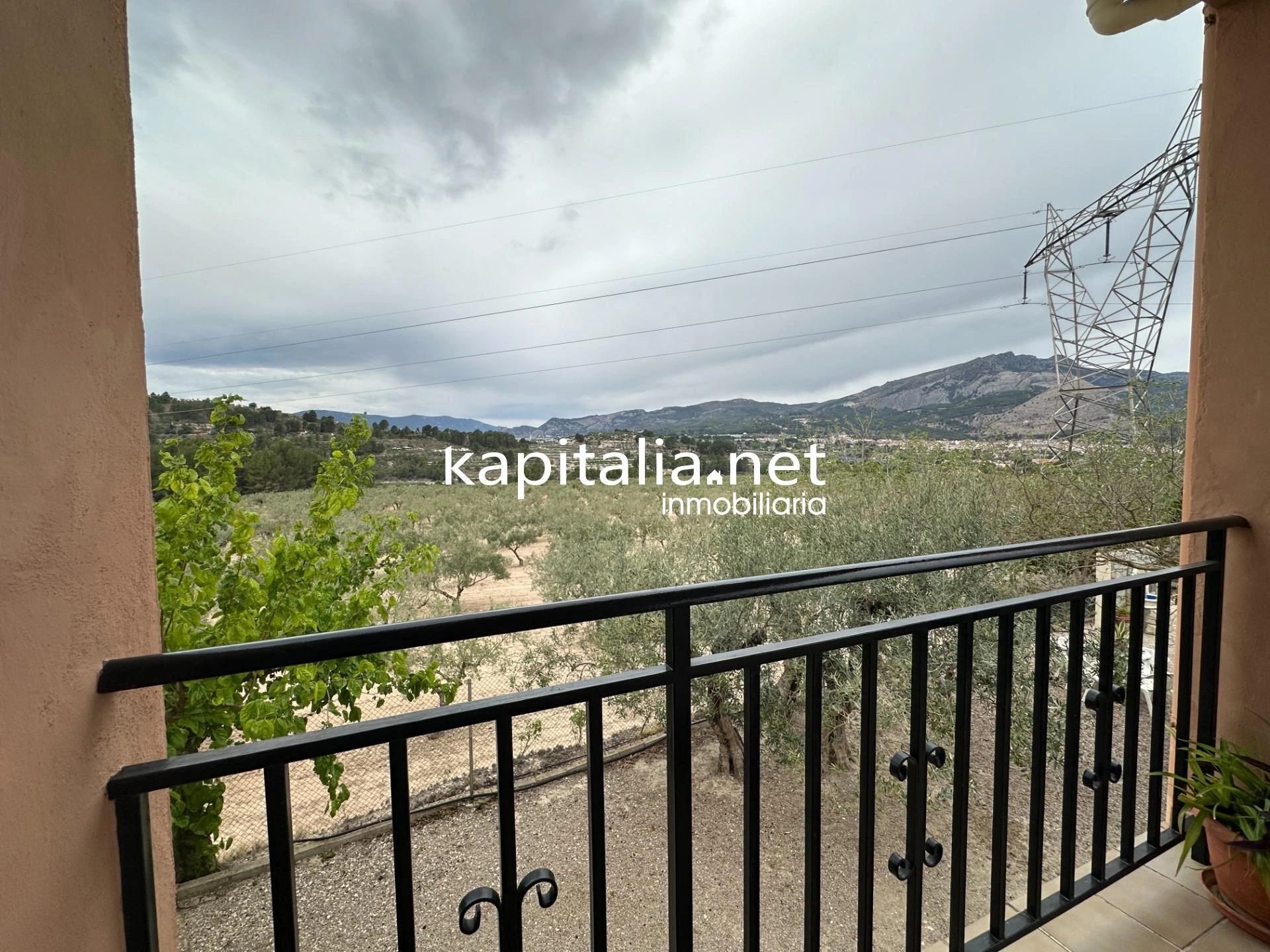 Chalet a la venta en Cocentaina, Alicante.