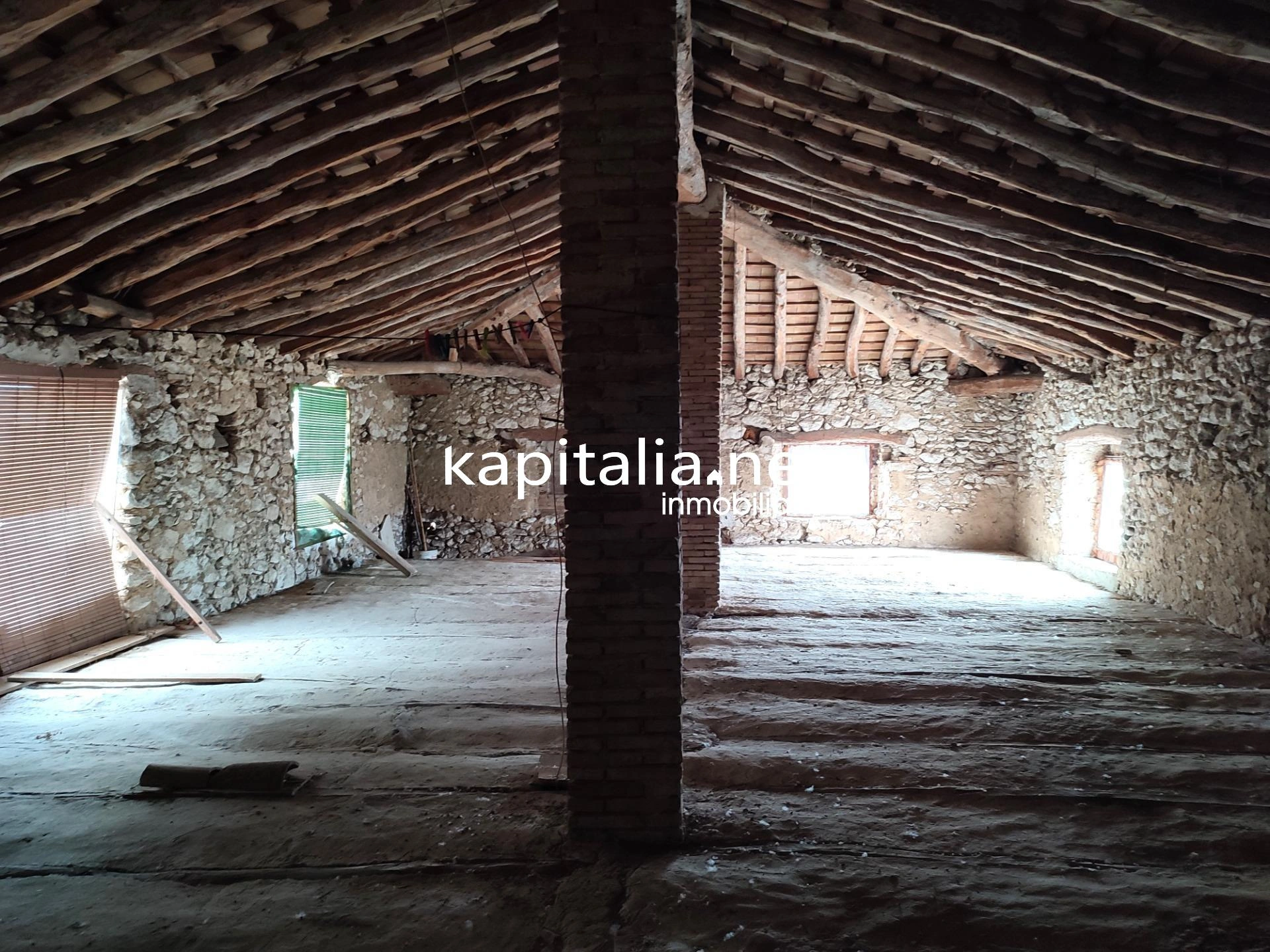 CASA A LA VENTA EN PUEBLO PEQUEÑO Y TRANQUILO LLAMADO ALFAFARA