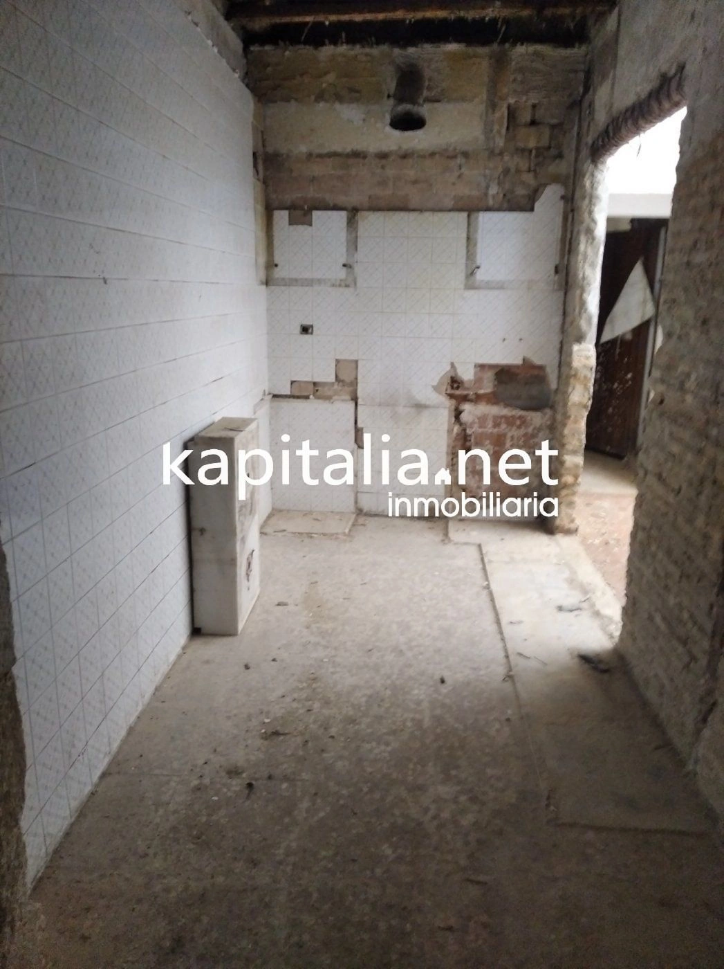 06887 - INTERESANTE CASA A LA VENTA EN ONTINYENT, ZONA CERCA DEL CENTRO COMERCIAL Y DE LA PLAZA CONCEPCION.