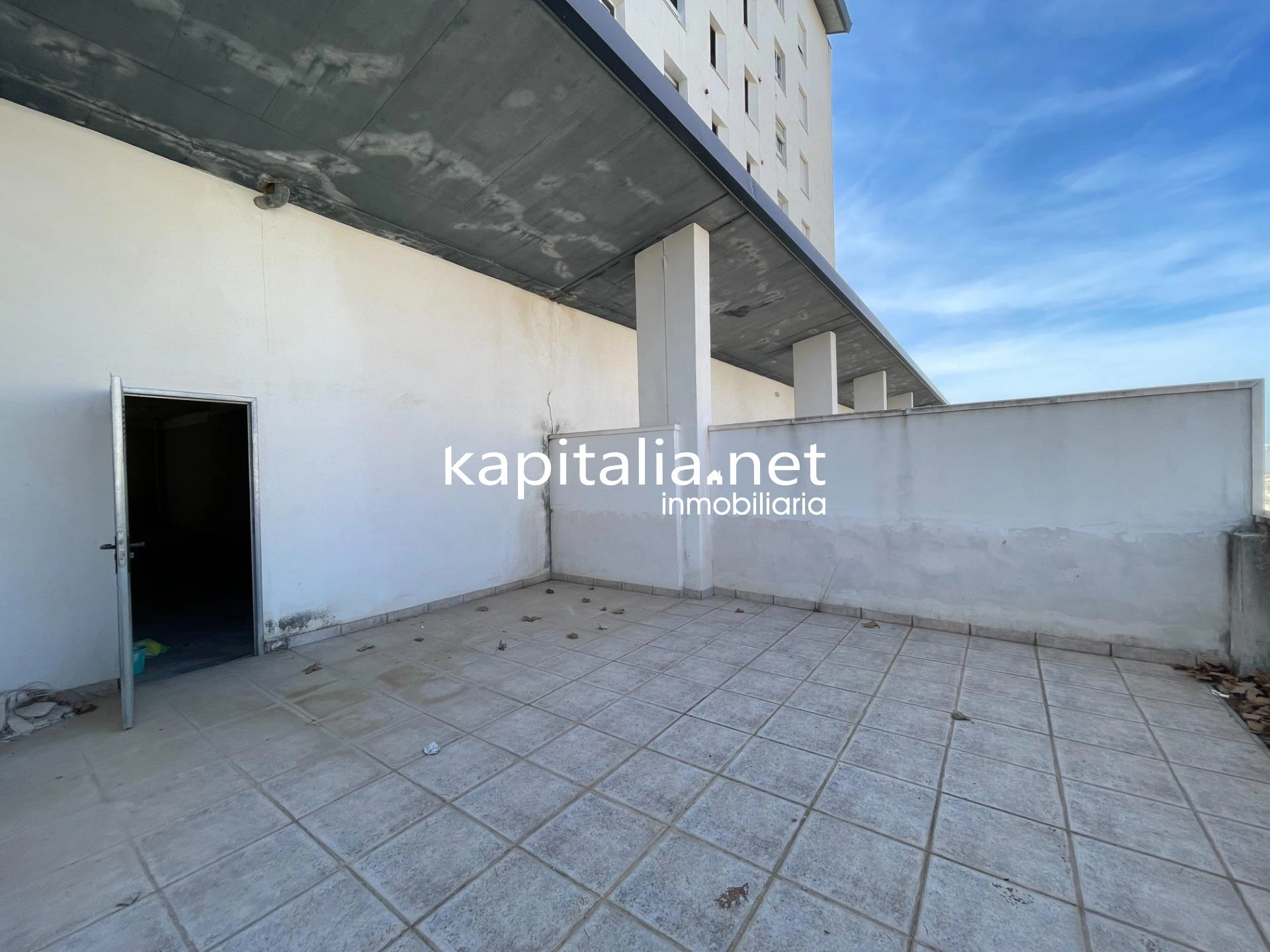 Local comercial en Albaida.