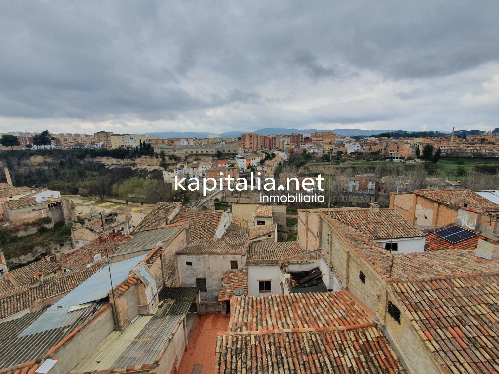 Edificio a la venta recayente a dos calles en Ontinyent