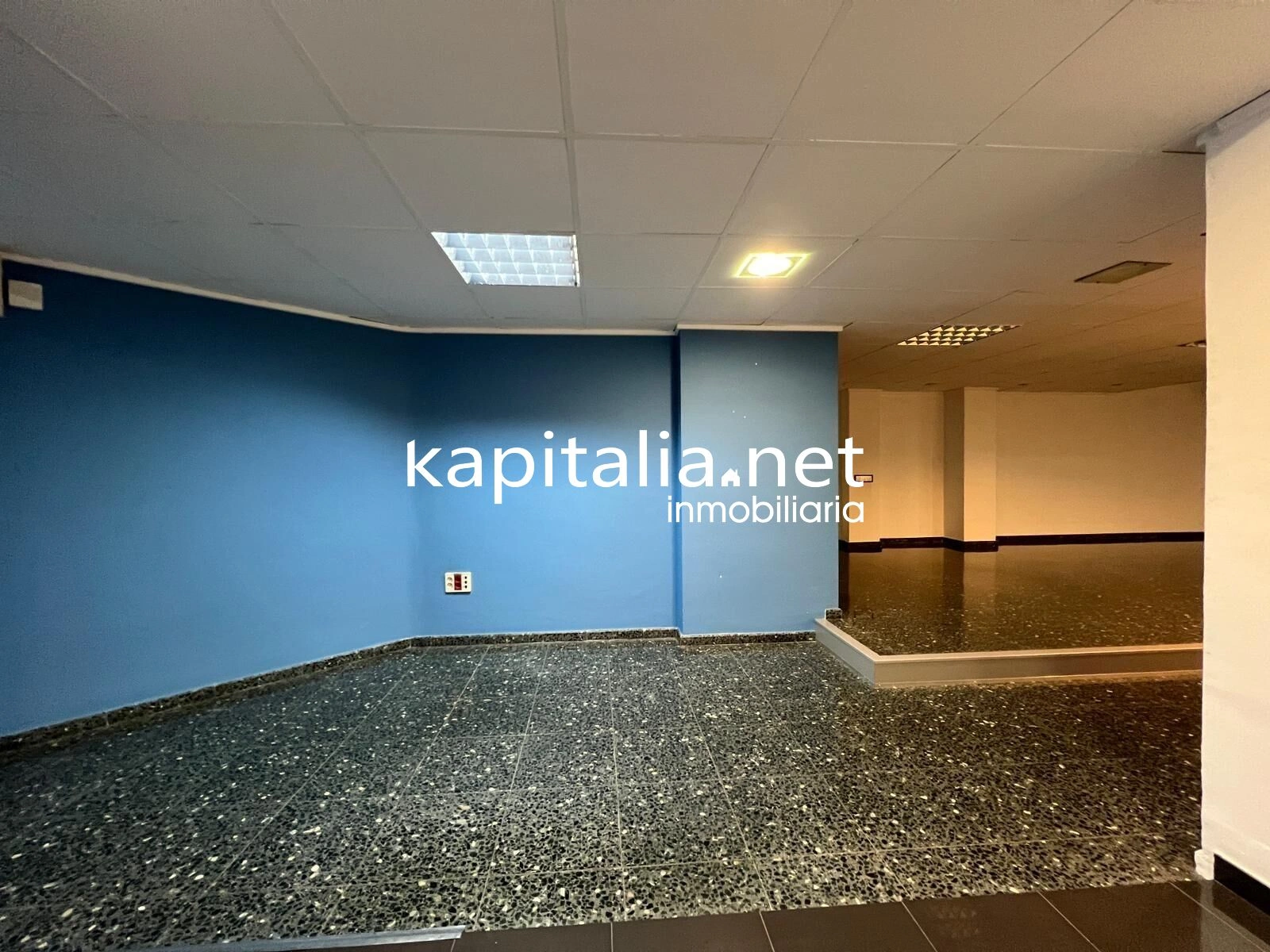 08900 - Entresuelo con 2 garajes a la venta en Ontinyent zona San José
