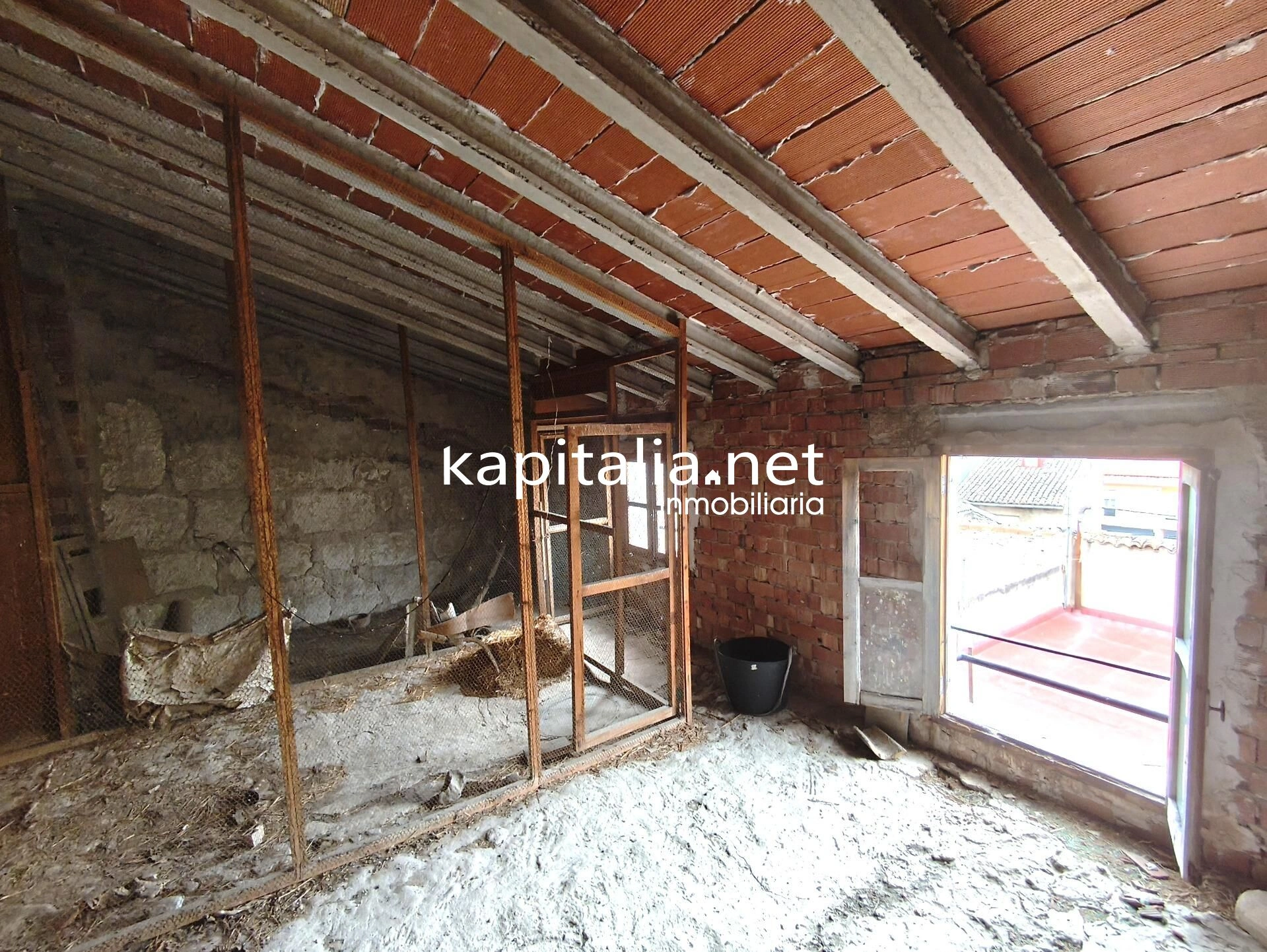 CASA PARA REFORMAR A LA VENTA EN PALOMAR.