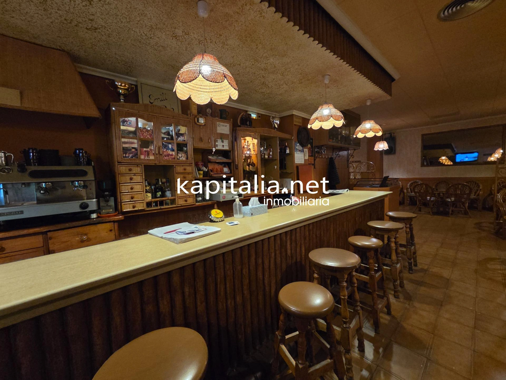 10172 - Emblemático Pub con licencia a la venta en Ontinyent
