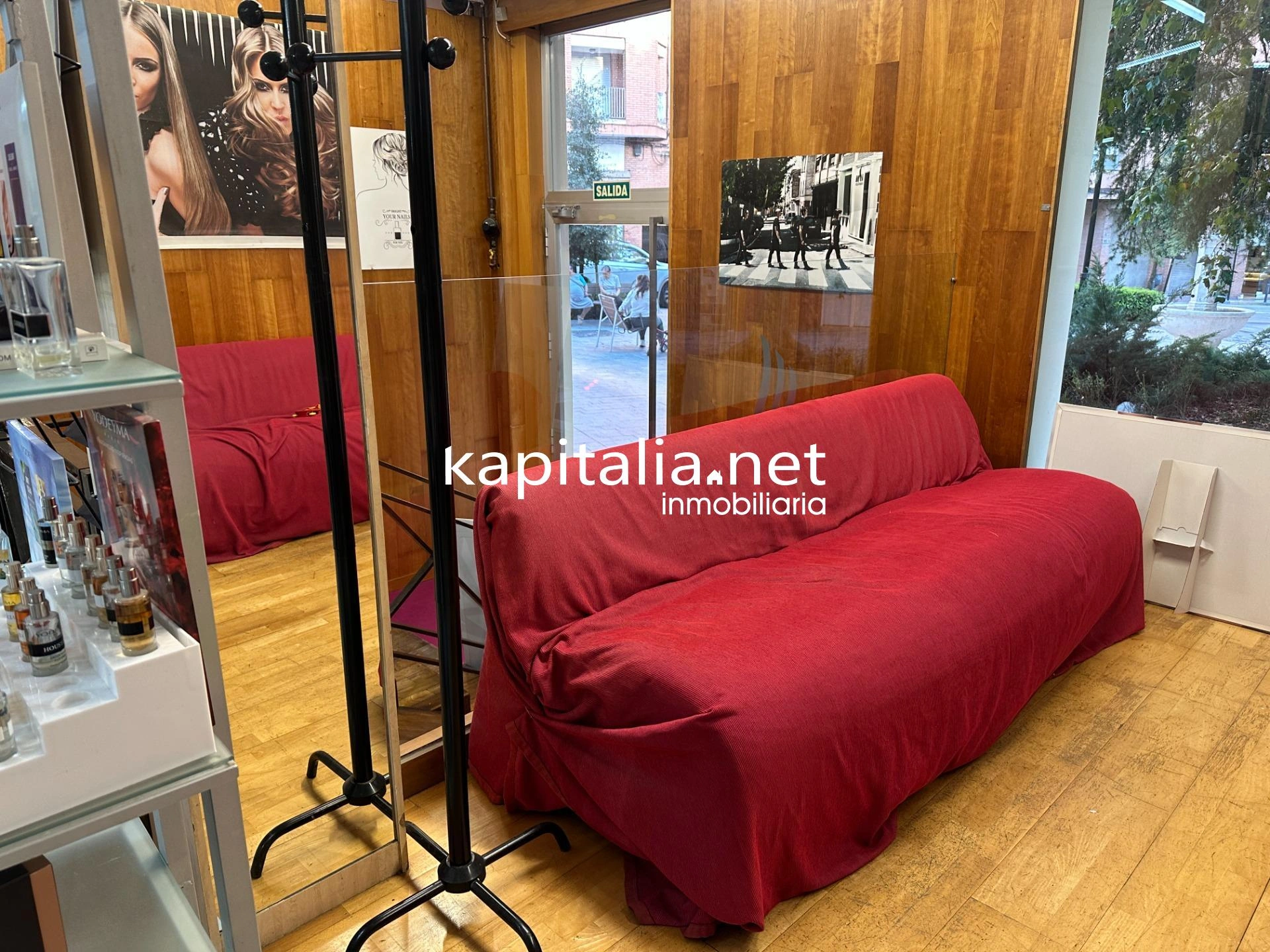 10319 - LOCAL COMERCIAL A LA VENTA EN ONTINYENT