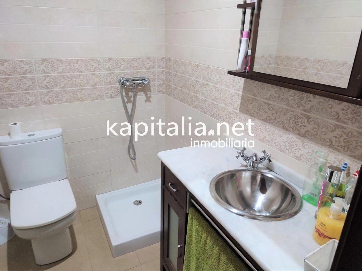 BONITA CASA REFORMADA A LA VENTA EN AGULLENT UBICADA EN ZONA TRANQUILA.