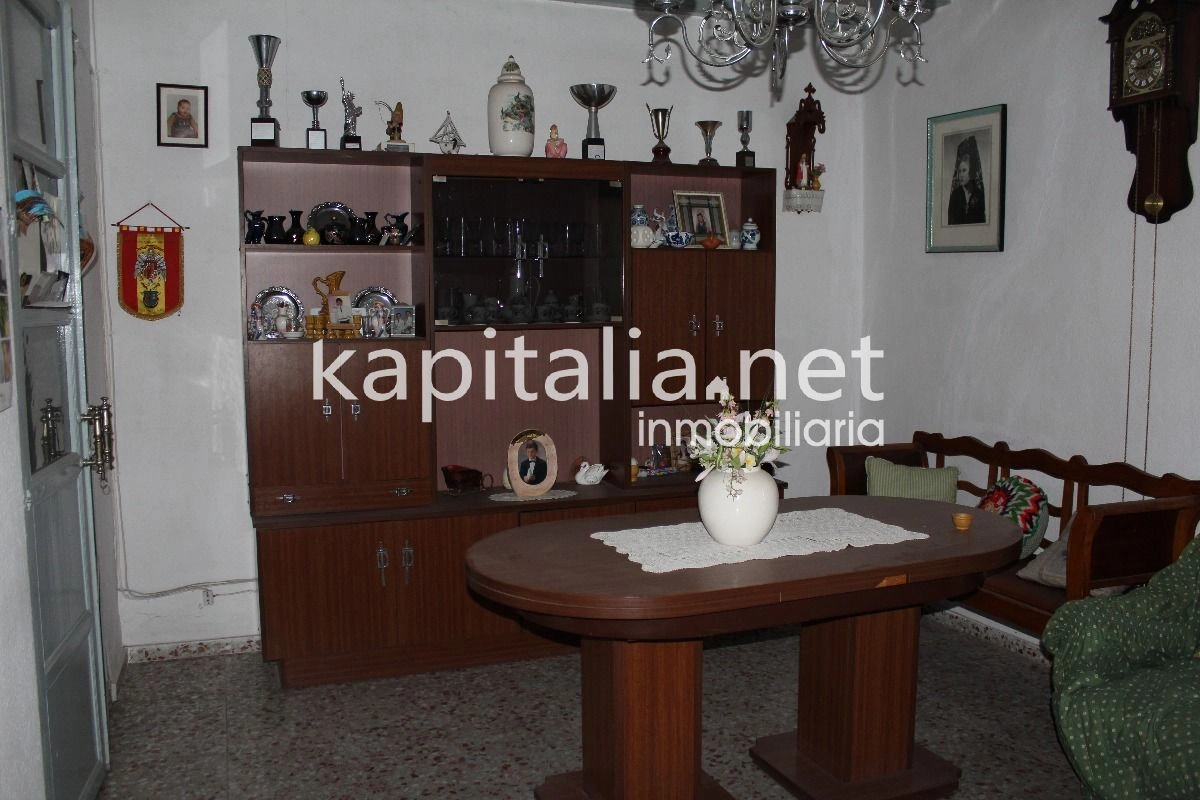 Casa de 500m2 a la venta en Bocairent