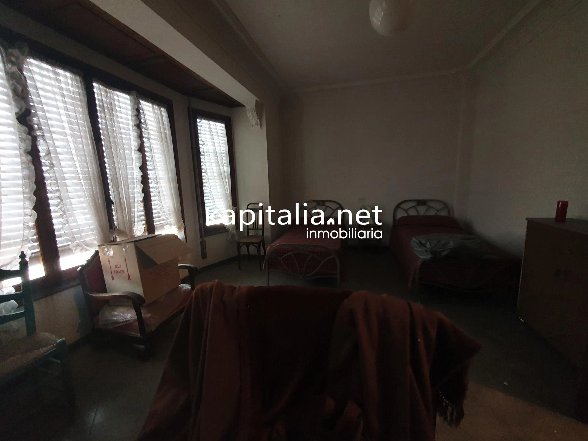 Edificio a la venta recayente a dos calles en Ontinyent