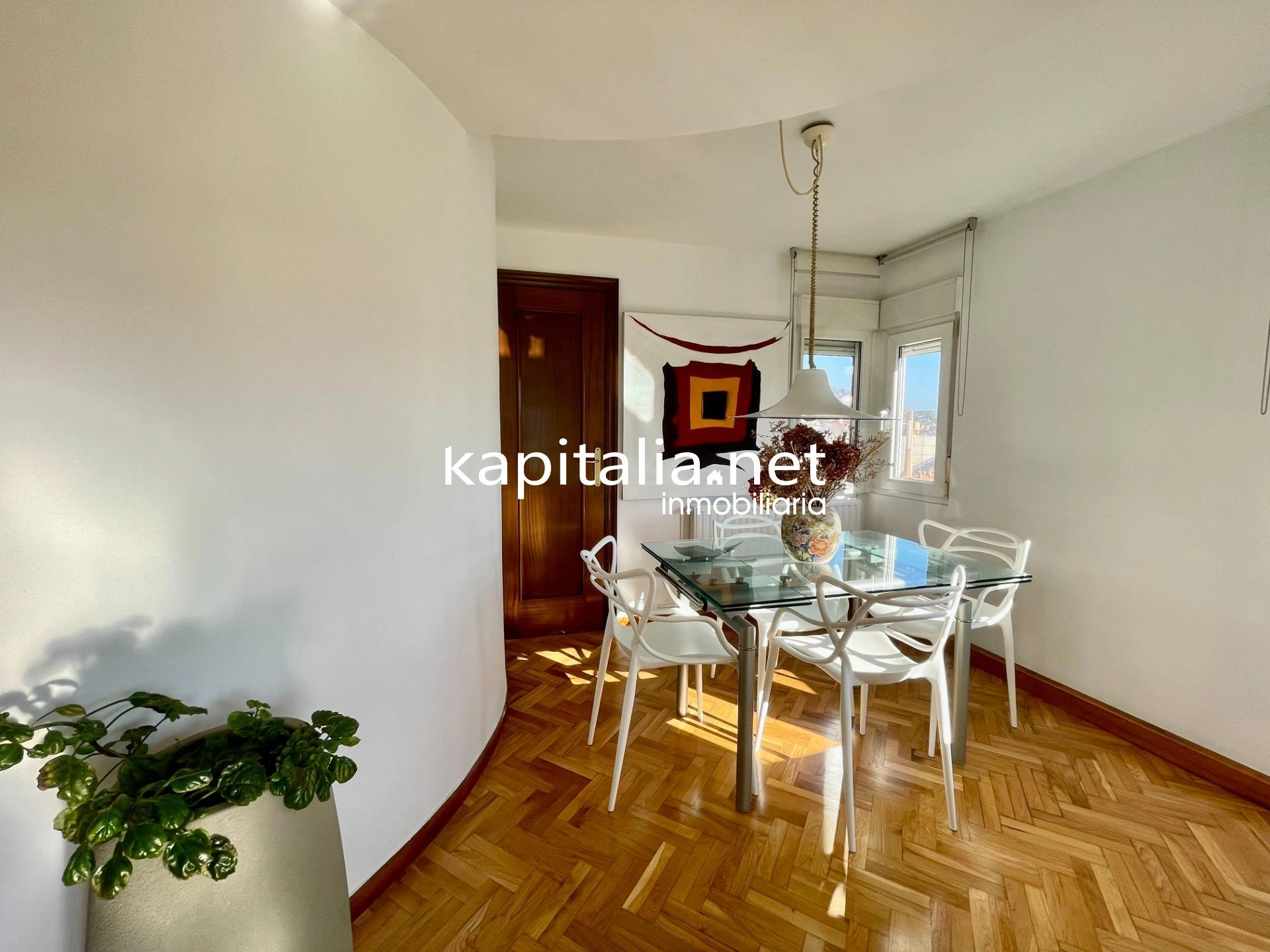 Ático duplex con chimenea y vistas panorámicas