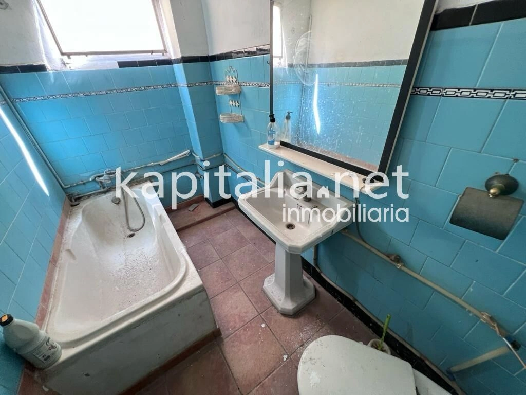 08699 - PISO Y BAJO COMECIAL CENTRICO A LA VENTA EN LA LLOSA DE RANES