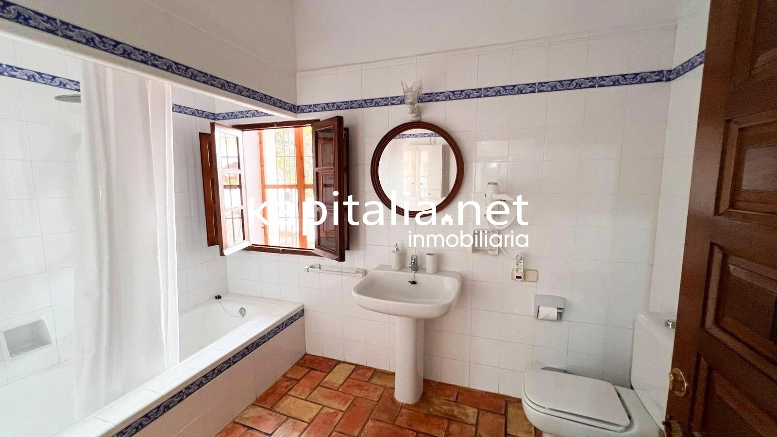 09222 - CASA RURAL A LA VENTA EN EL CENTRO DE XATIVA