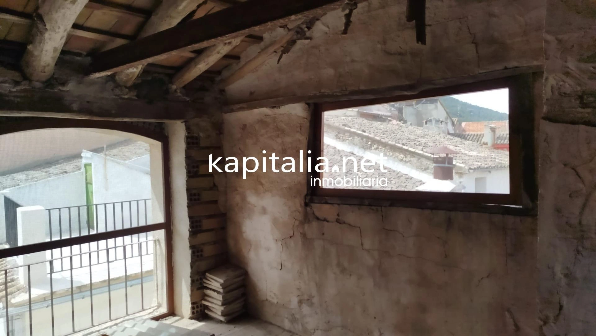 CASA EN VENTA EN AGRES
