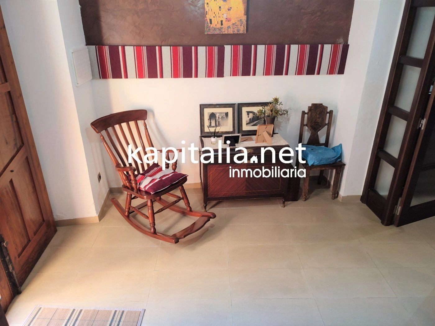 BONITA CASA REFORMADA A LA VENTA EN AGULLENT UBICADA EN ZONA TRANQUILA.