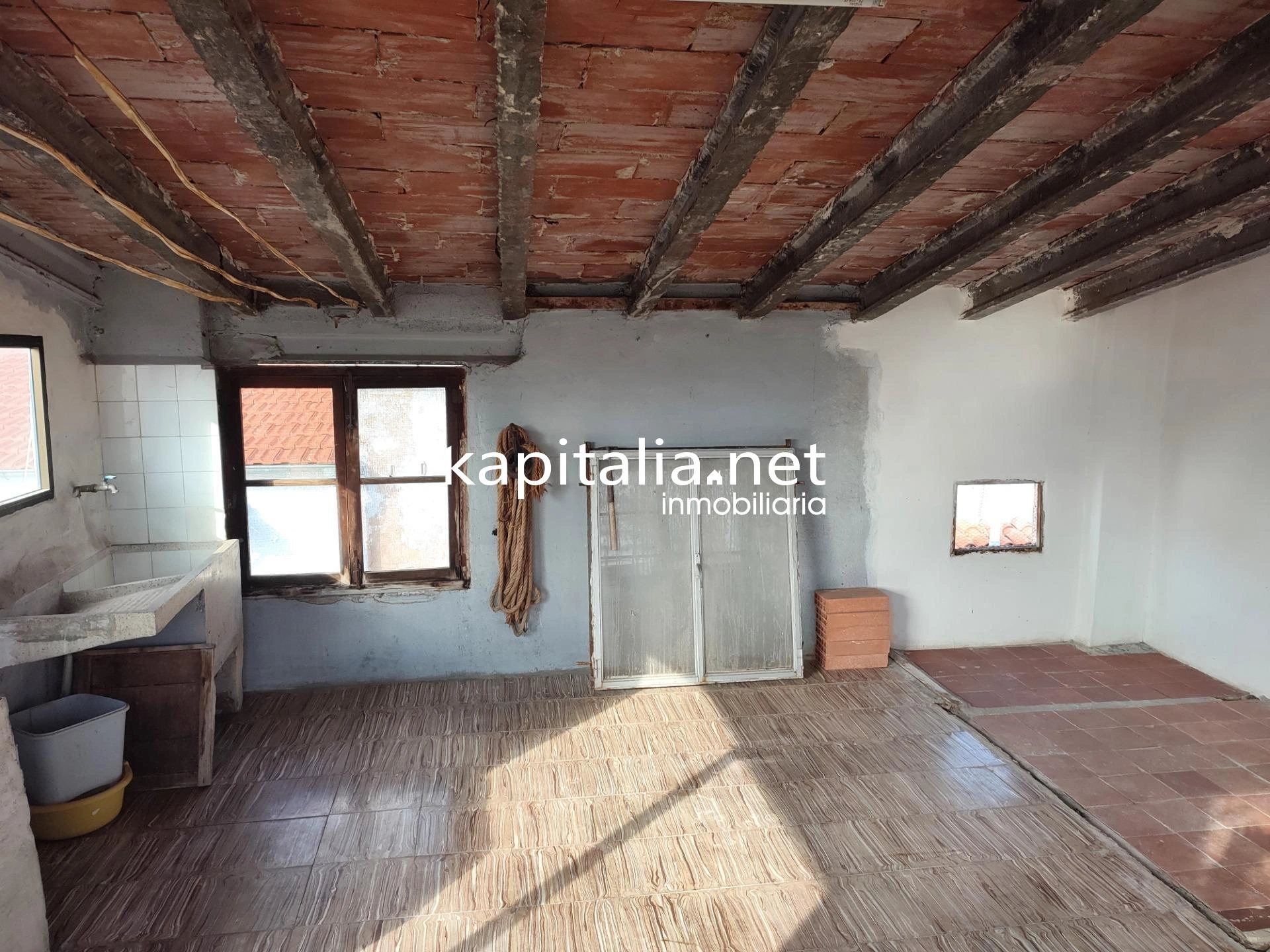 08871 - CASA A LA VENTA EN COCENTAINA, UBICADA EN ZONA ANTIGUA DEL PUEBLO.