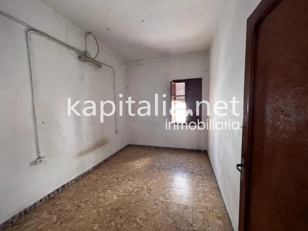 08699 - PISO Y BAJO COMECIAL CENTRICO A LA VENTA EN LA LLOSA DE RANES