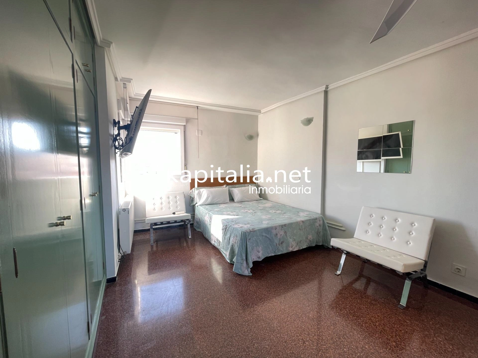 Ático duplex con chimenea y vistas panorámicas