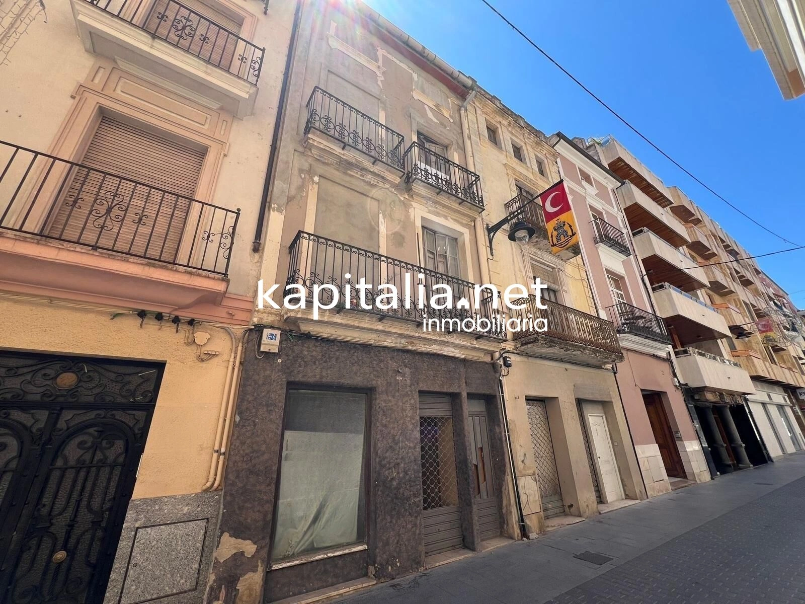 Casa a la venta en Ontinyent , zona centro .
