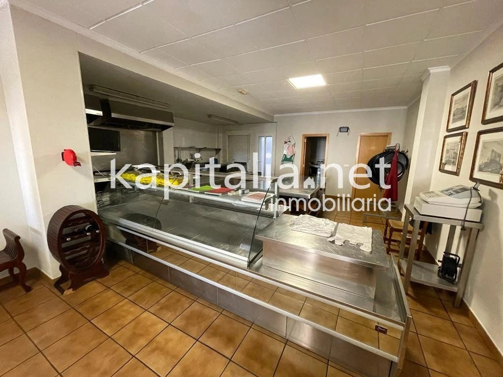 Local comercial totalmente equipado