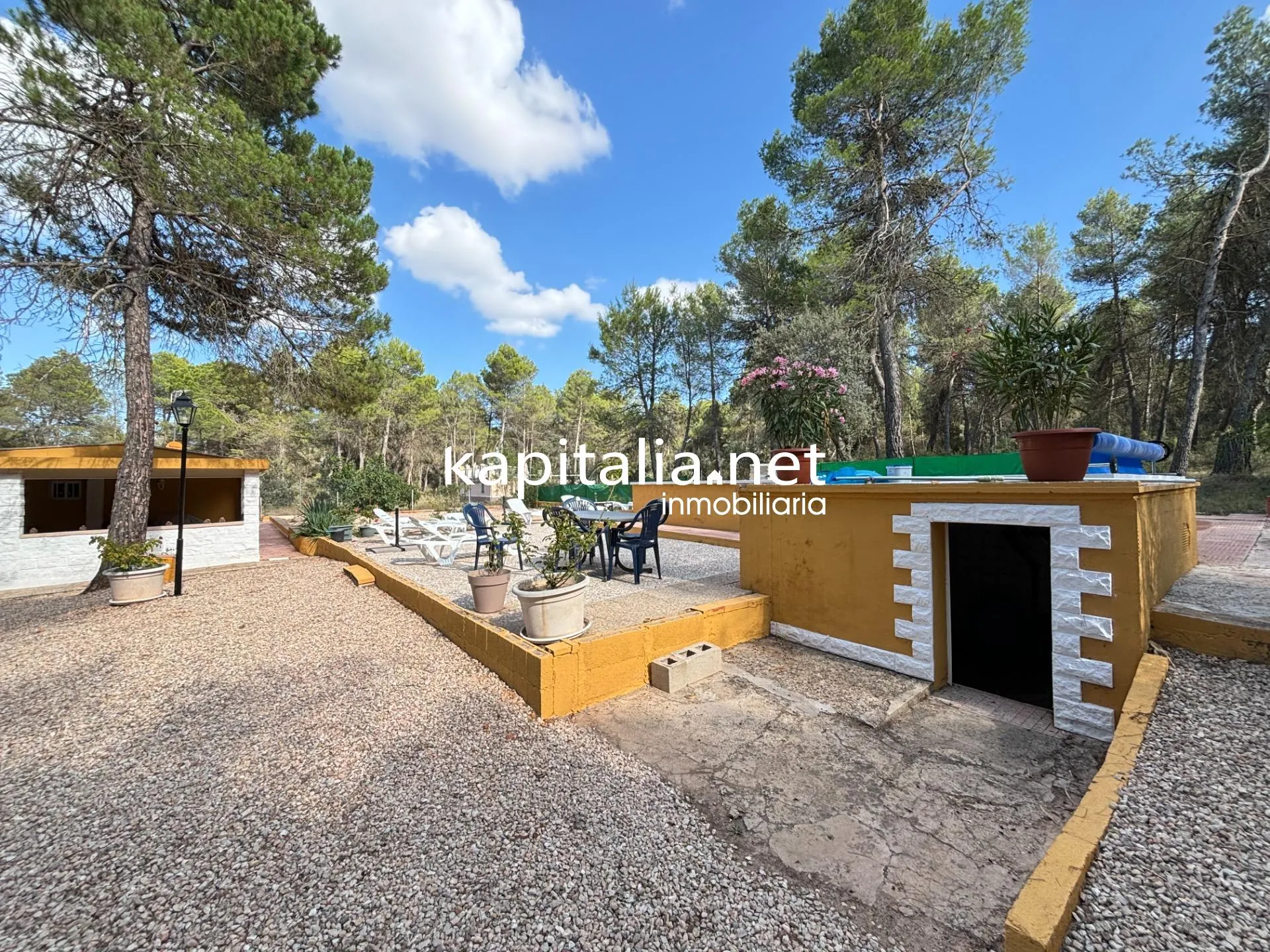 09402 - Propiedad con dos viviendas en Bocairent