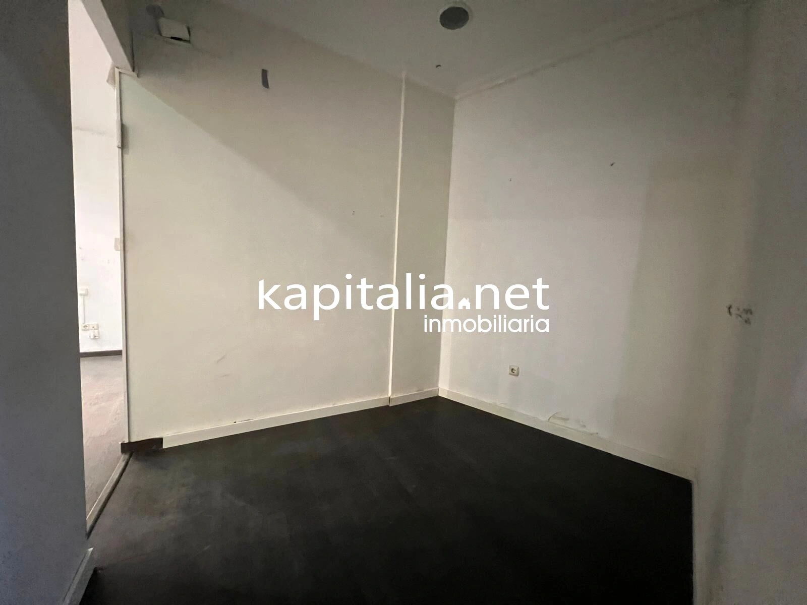 09765 - LOCAL COMERCIAL ZONA CENTRO A LA VENTA EN XATIVA