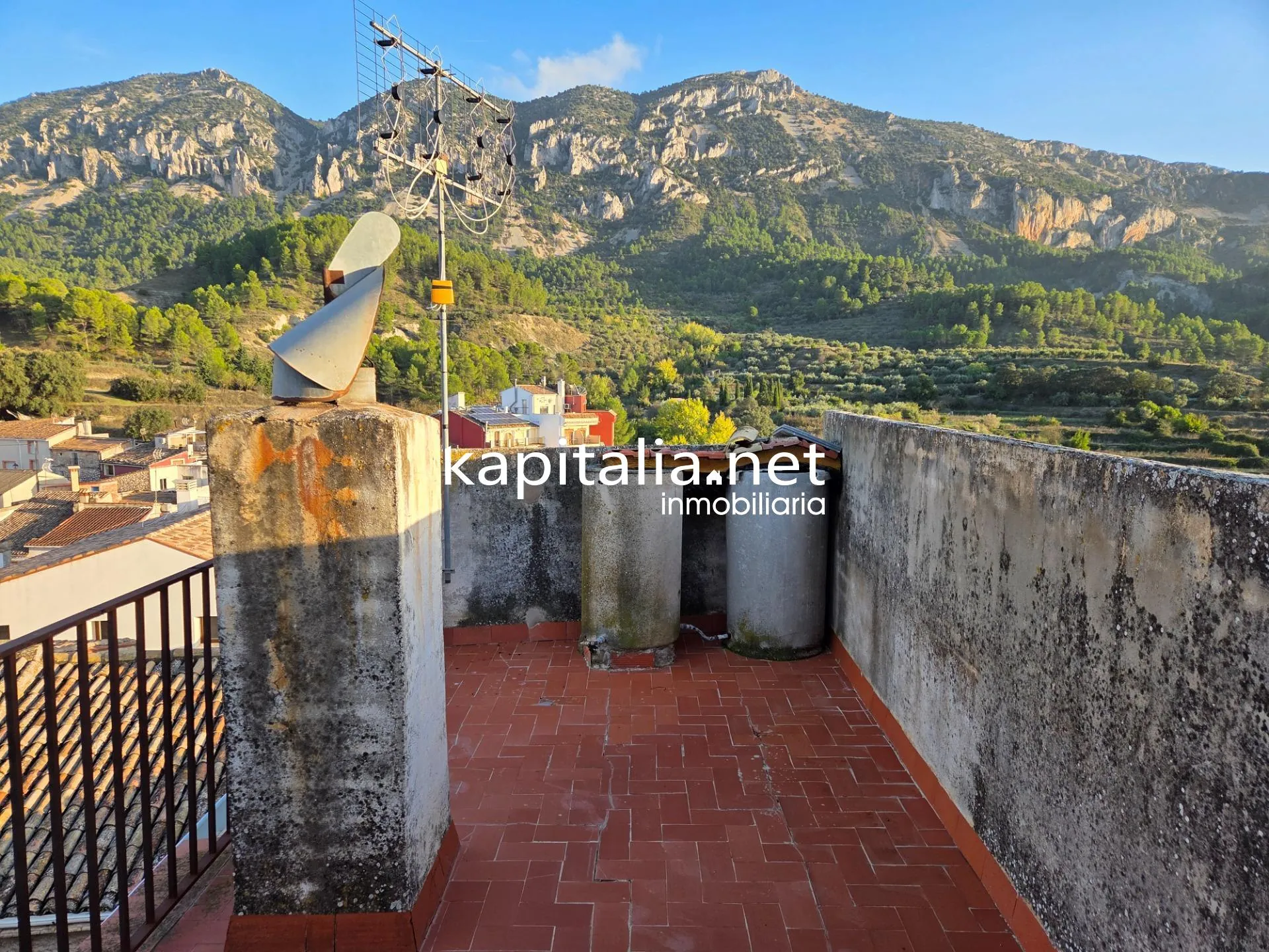 10127 - Encantadora Casa en Quatretondeta - Ideal para Entrar a Vivir
