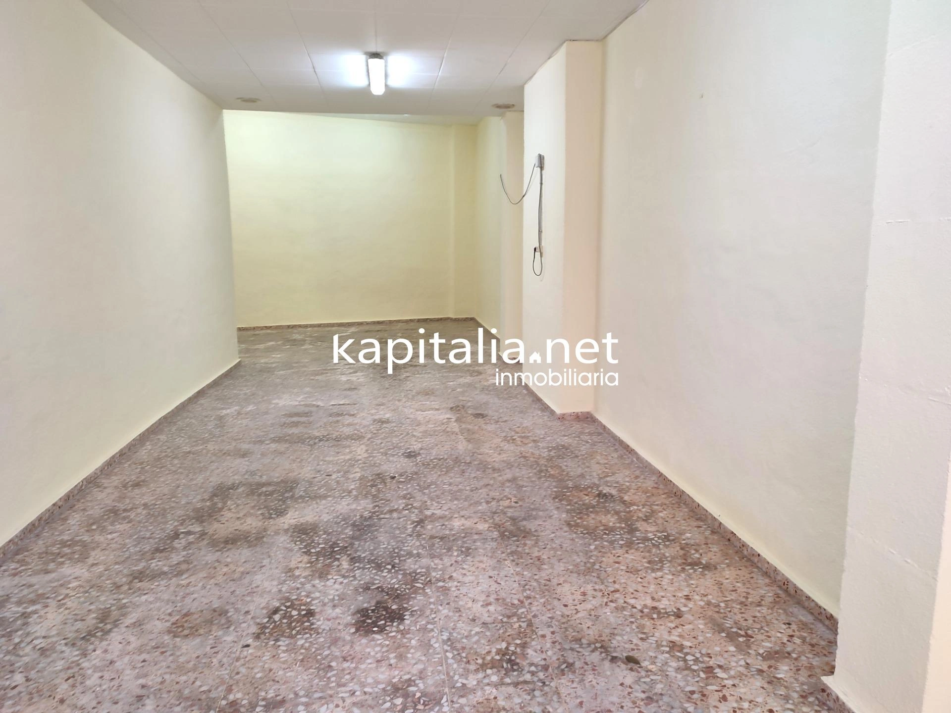 07474 - LOCAL COMERCIAL A LA VENTA EN ONTINYENT, ZONA EL LLOMBO.