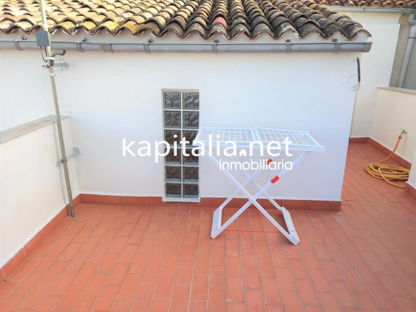 BONITA CASA REFORMADA A LA VENTA EN AGULLENT UBICADA EN ZONA TRANQUILA.