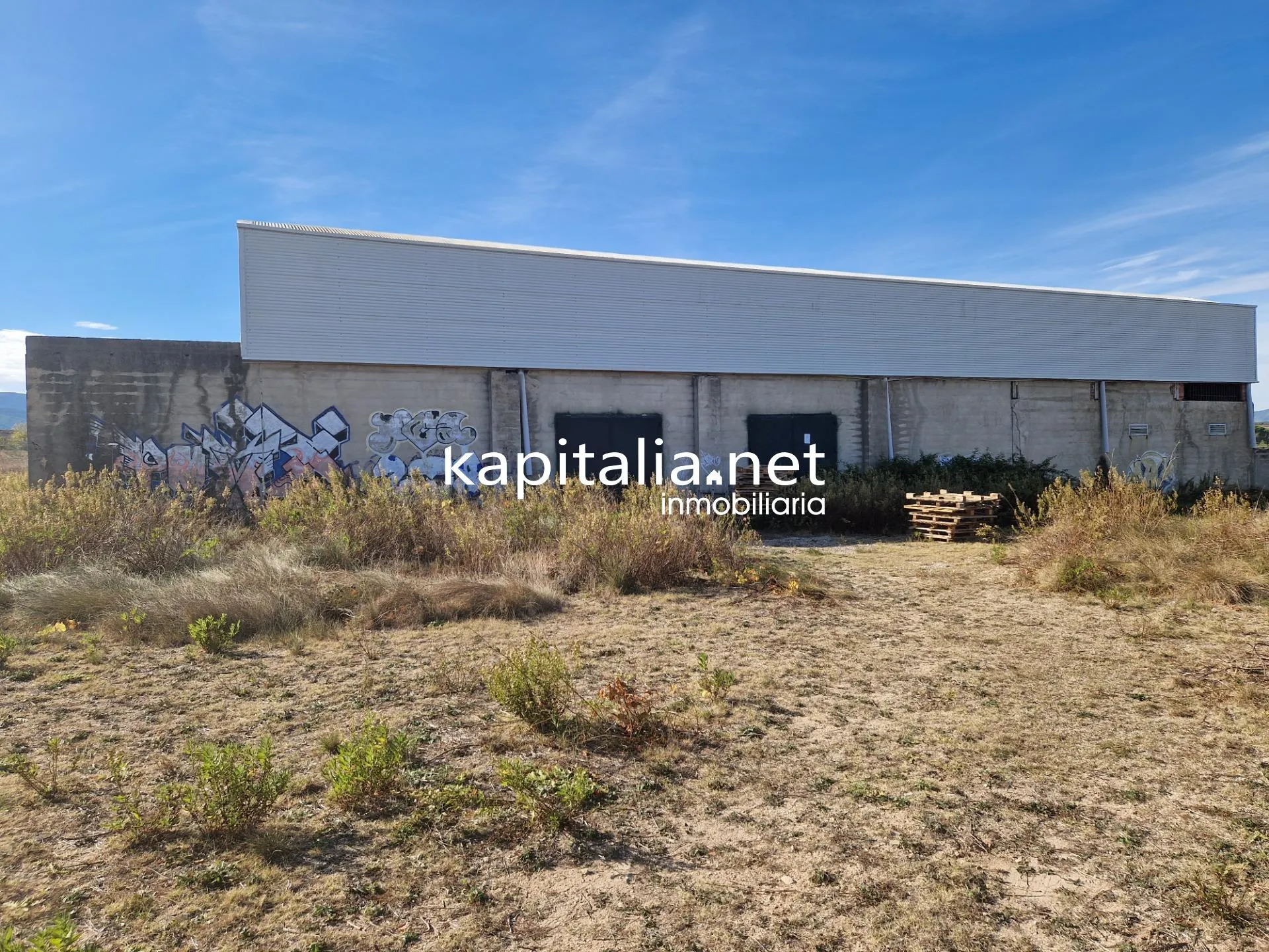 08854 - Nave en venta más 30.000m2 de parcela en Belgida
