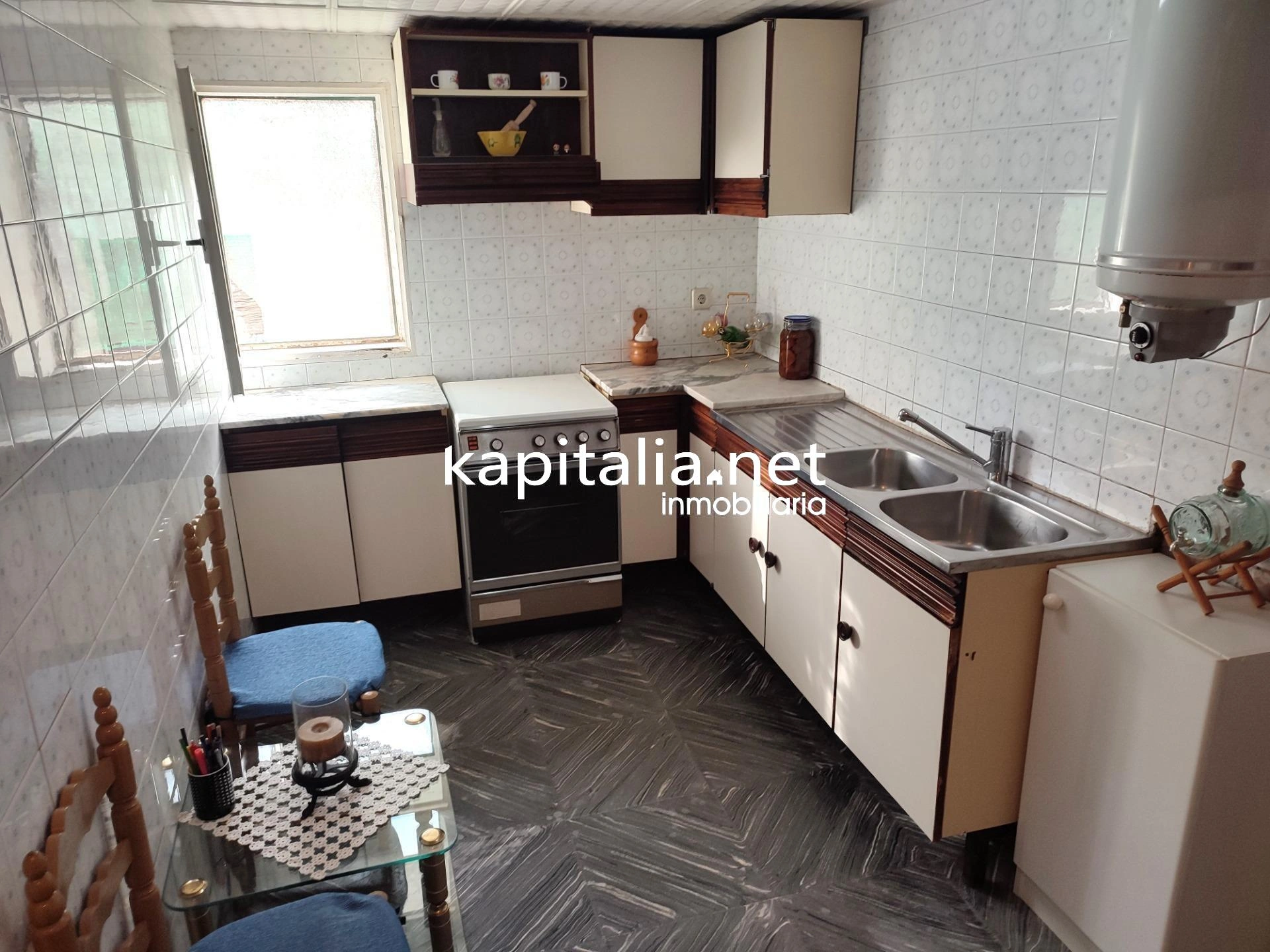 08871 - CASA A LA VENTA EN COCENTAINA, UBICADA EN ZONA ANTIGUA DEL PUEBLO.