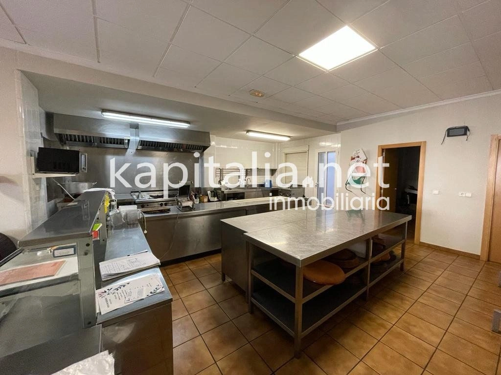 Local comercial totalmente equipado