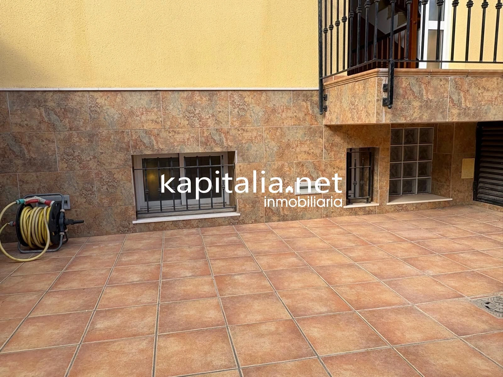 EXCLUSIVE SEMI-DETACHED HOUSE FOR SALE, READY TO MOVE INTO IN ANNA