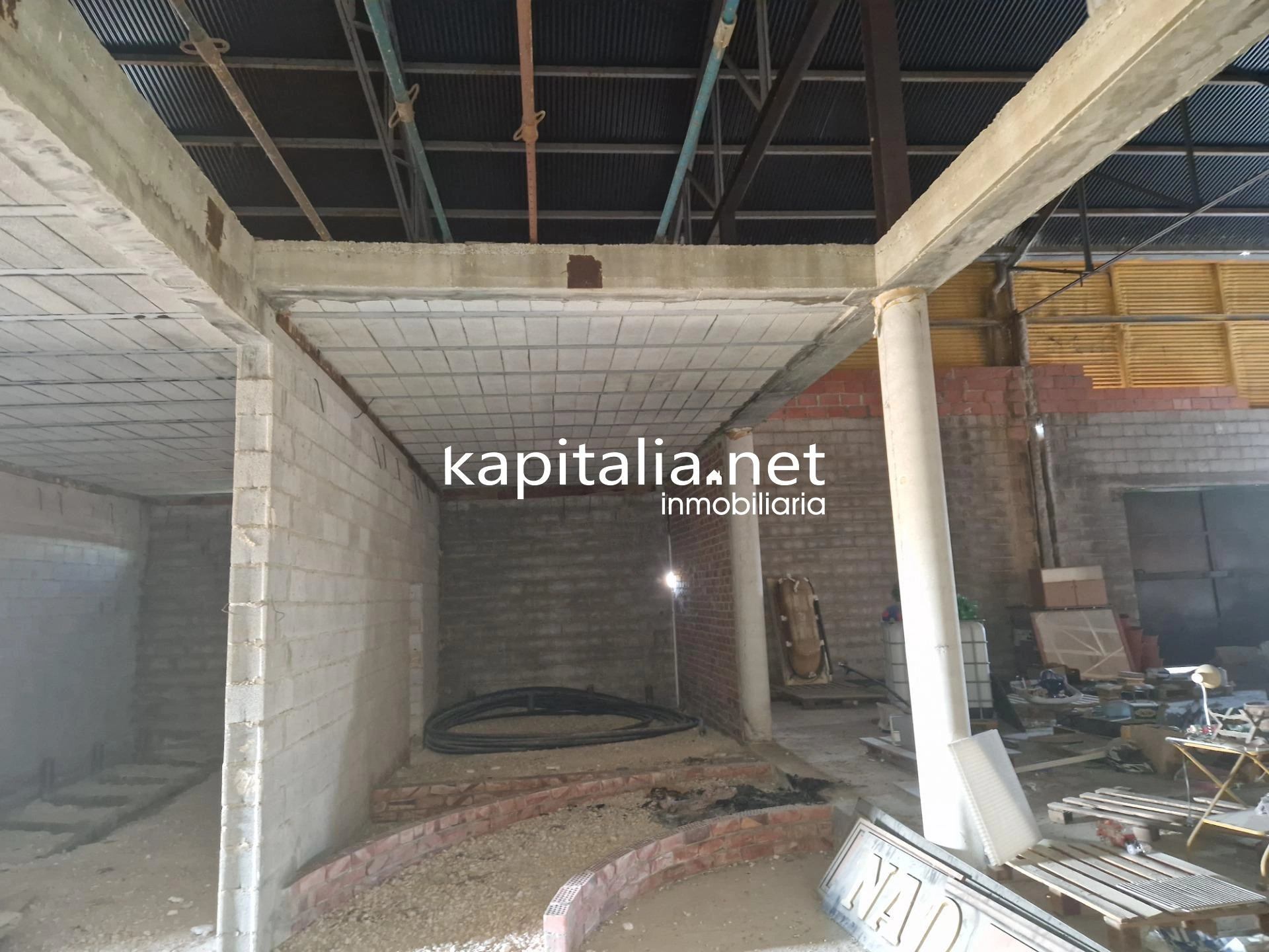 08854 - Nave en venta más 30.000m2 de parcela en Belgida