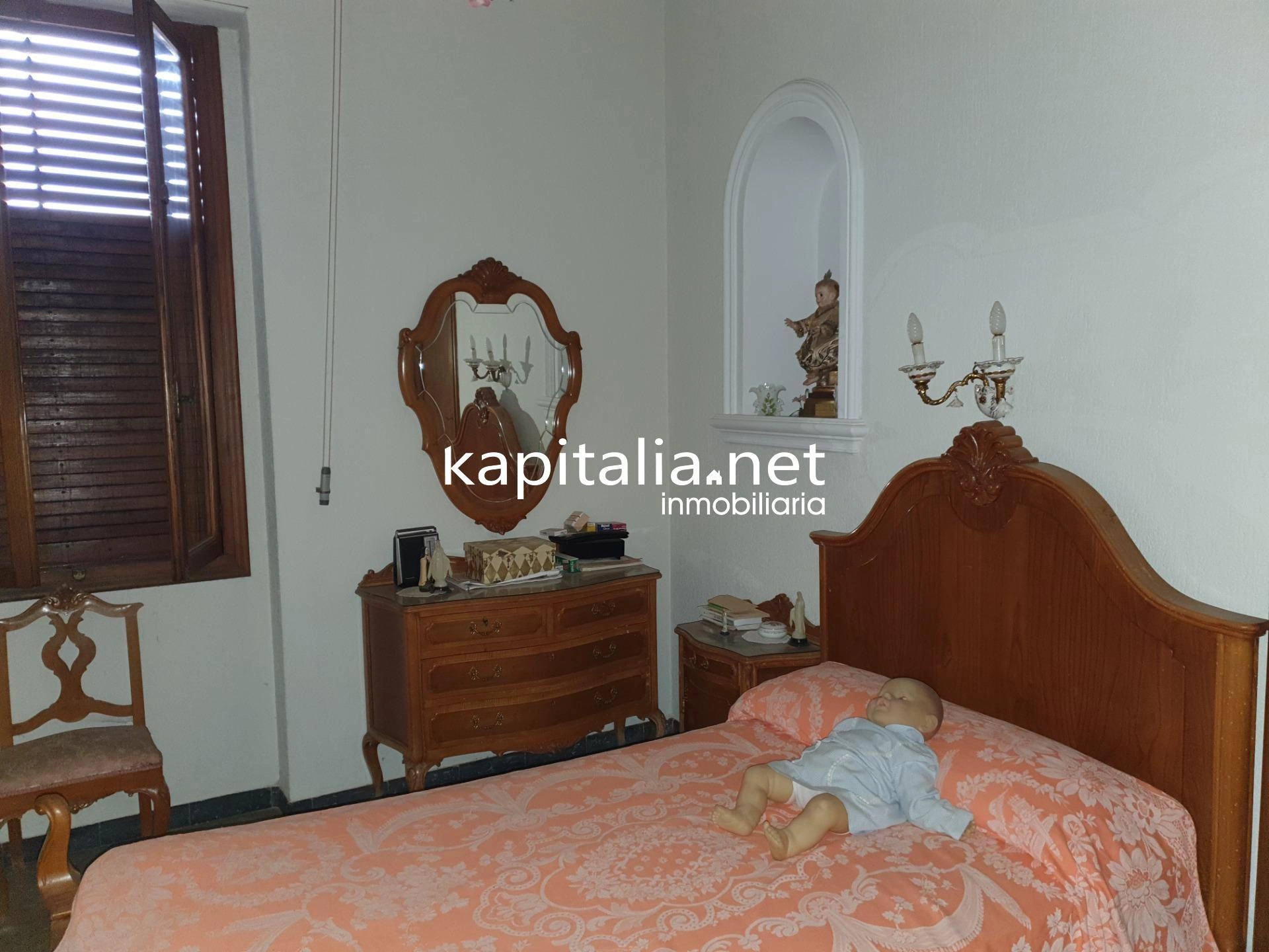 Edificio a la venta recayente a dos calles en Ontinyent