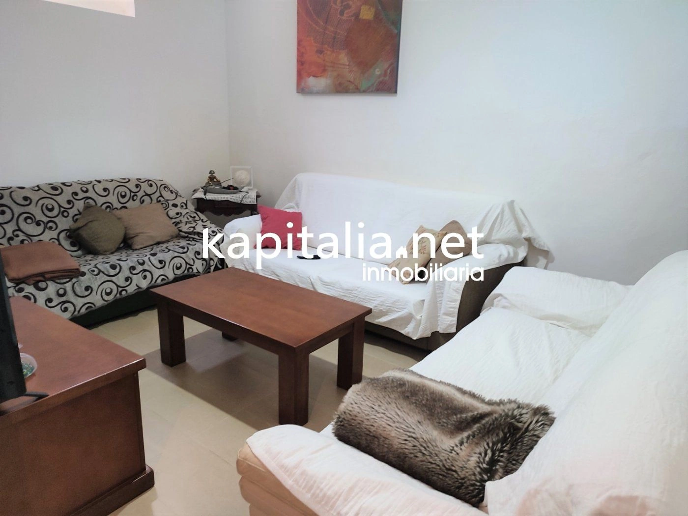 BONITA CASA REFORMADA A LA VENTA EN AGULLENT UBICADA EN ZONA TRANQUILA.