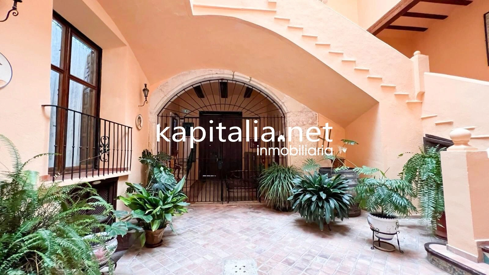 09222 - CASA RURAL A LA VENTA EN EL CENTRO DE XATIVA